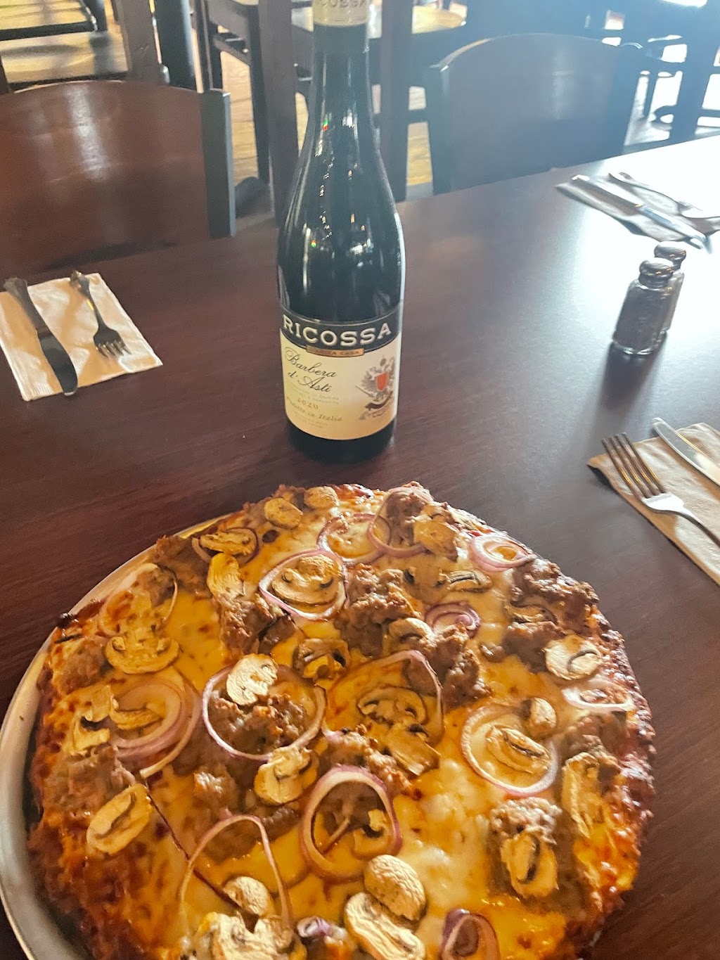 Nicos Pizza | restaurant | 9638 W National Ave, West Allis, WI 53227, USA | 4143169557 OR +1 414-316-9557