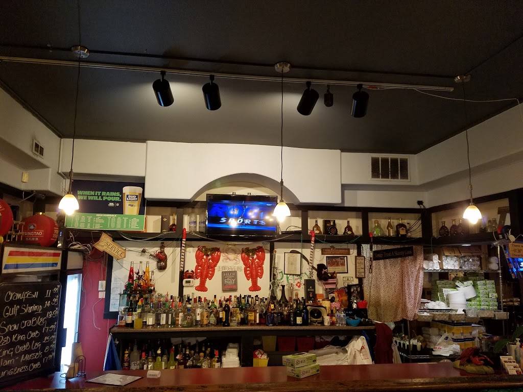 Crawfish House | restaurant | 9826 16th Ave SW, Seattle, WA 98106, USA | 2065881613 OR +1 206-588-1613