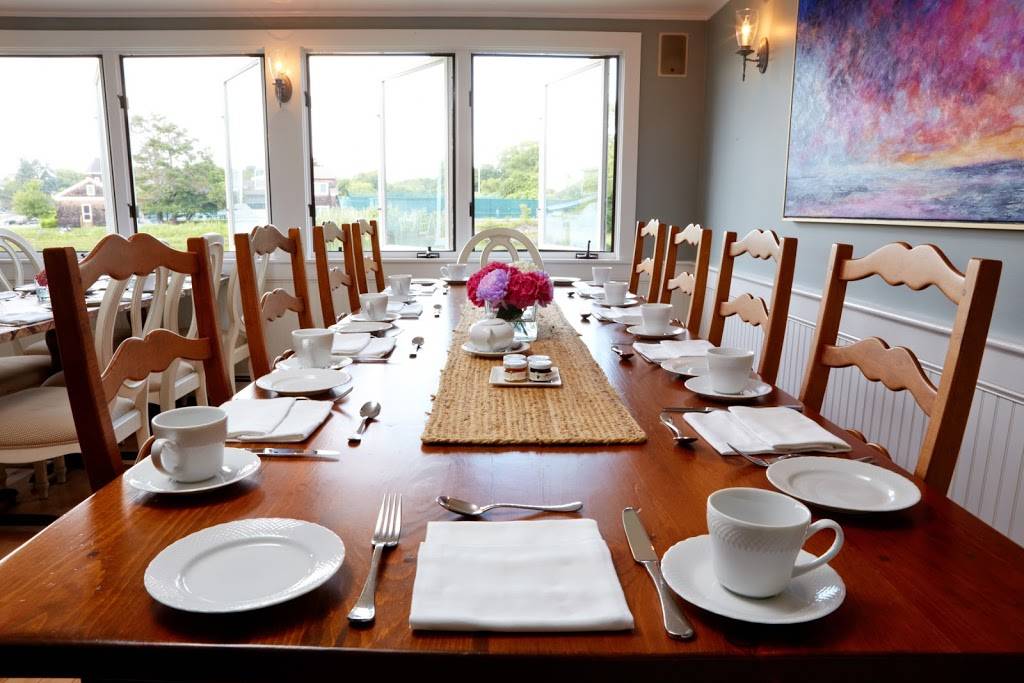 The Edgewater Inn | restaurant | 126 Ocean Ave, Kennebunkport, ME 04046, USA | 2079673315 OR +1 207-967-3315