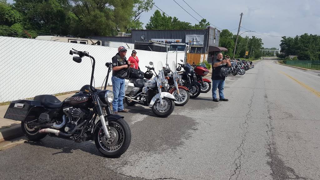 The Sugar Inn | restaurant | 718 N Sterling Ave, Sugar Creek, MO 64054, USA | 8164610078 OR +1 816-461-0078