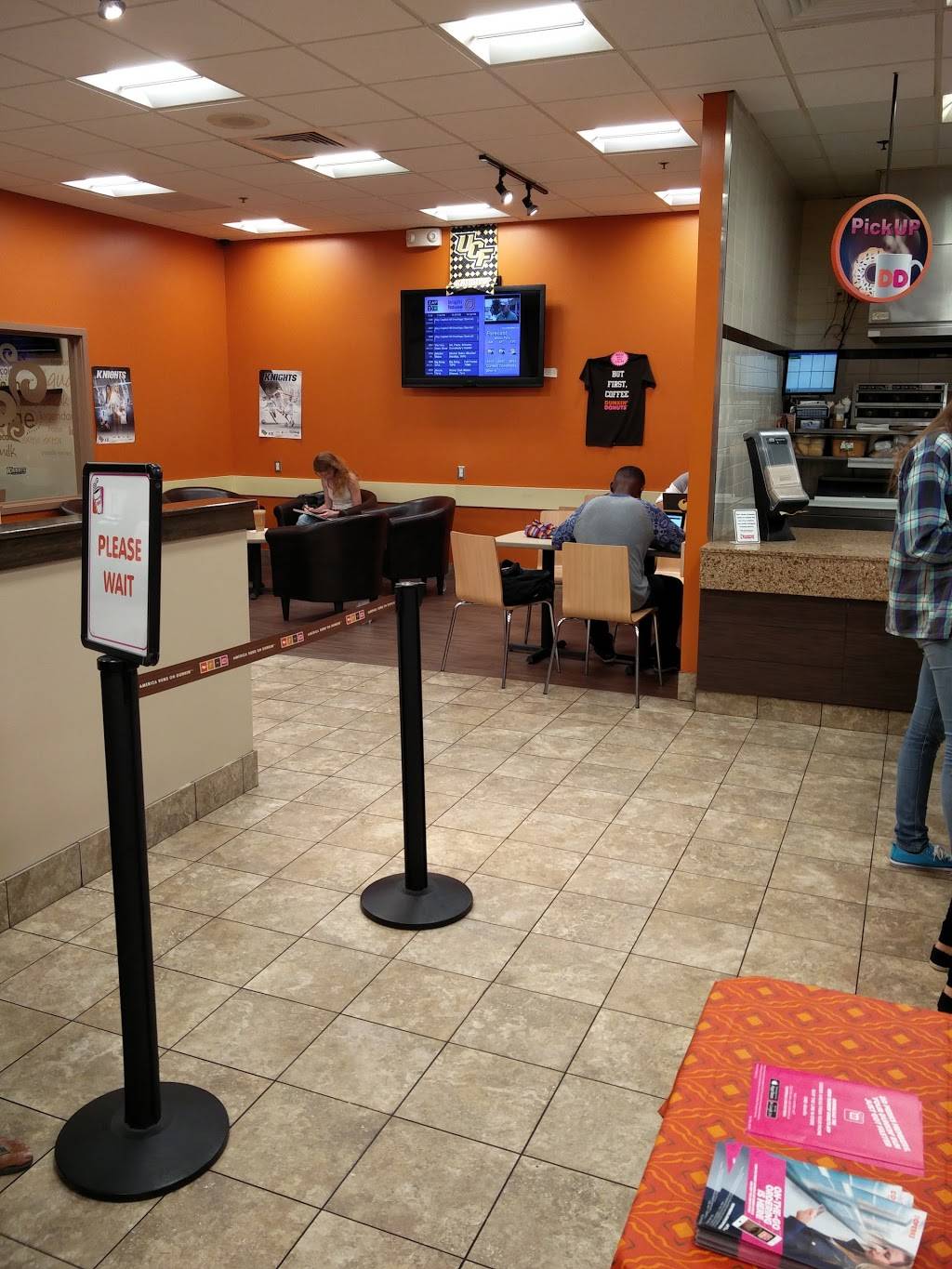 Dunkin | bakery | 4210 W Plaza Dr, Orlando, FL 32816, USA | 4078823688 OR +1 407-882-3688