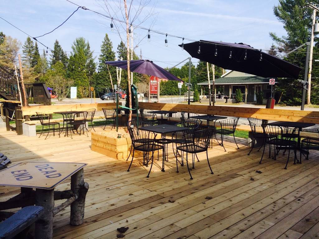 La Chèvre Resto-Pub-Salle de spectacles | cafe | 1510 Chemin de lAvalanche, Saint-Adolphe-dHoward, QC J0T 2B0, Canada | 8197140101 OR +1 819-714-0101