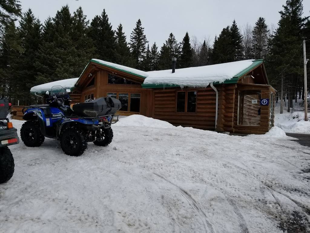 Club des Montagnards | restaurant | 388 Route du Moulin, Saint-Sylvestre, QC G0S 3C0, Canada | 4185962010 OR +1 418-596-2010