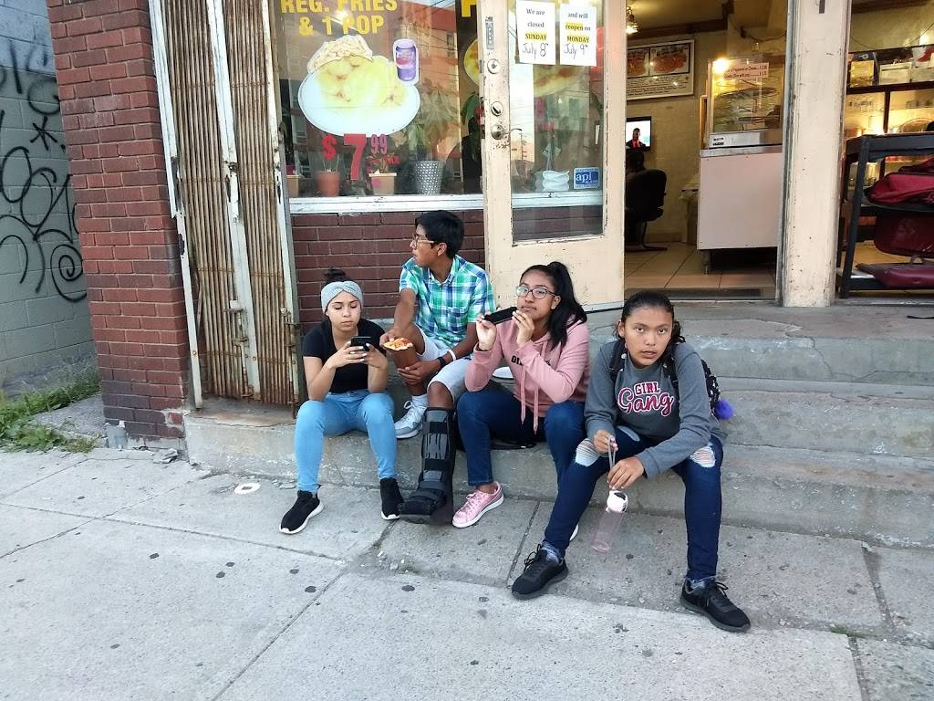 1 Plus 2 Pizza & Wing | restaurant | 3206 Lake Shore Blvd W, Etobicoke, ON M8V 1L9, Canada | 4162529122 OR +1 416-252-9122