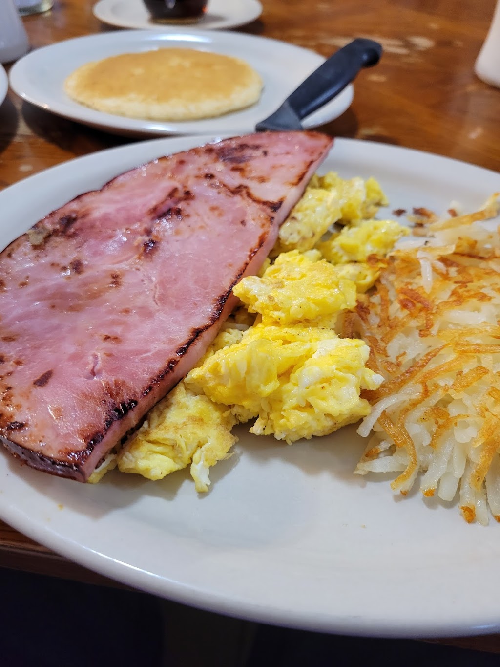 White Sands Cafe | restaurant | 115 Harding Blvd, Cotter, AR 72626, USA | 8704356939 OR +1 870-435-6939