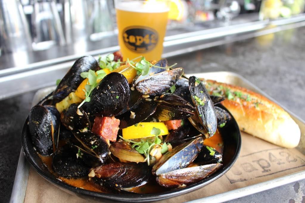 Tap42 Boca | restaurant | 5050 Town Center Cir #247, Boca Raton, FL 33486, USA | 5612355819 OR +1 561-235-5819