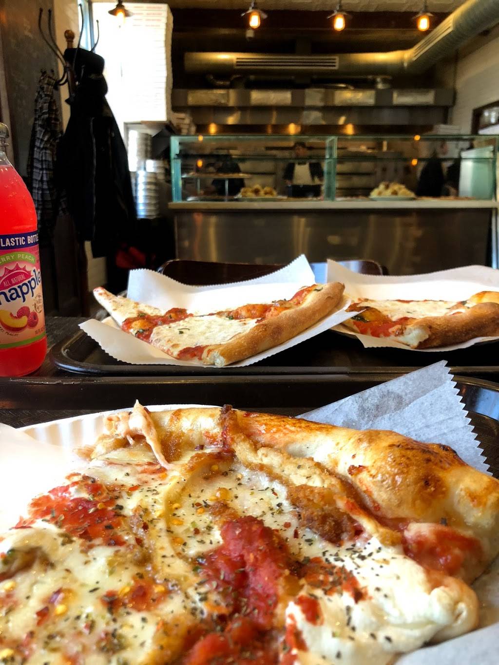 Luigis | restaurant | 265-21 Union Tpke, Queens, NY 11040, USA | 7183477136 OR +1 718-347-7136