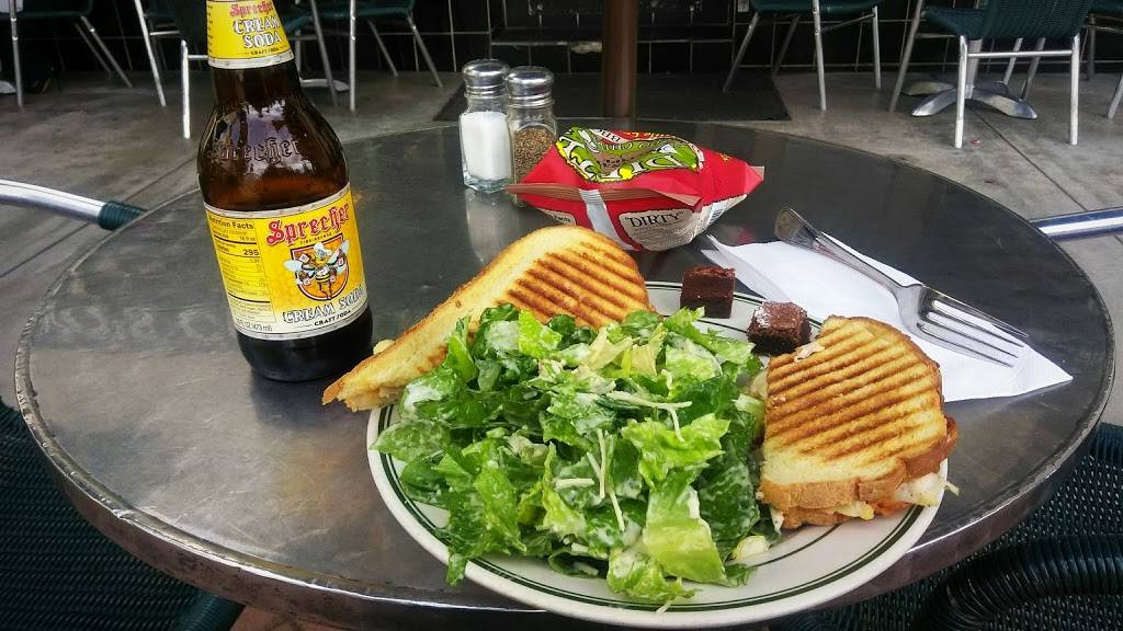 Twos Company | restaurant | 22 Plaza Square, Orange, CA 92866, USA | 7147717633 OR +1 714-771-7633