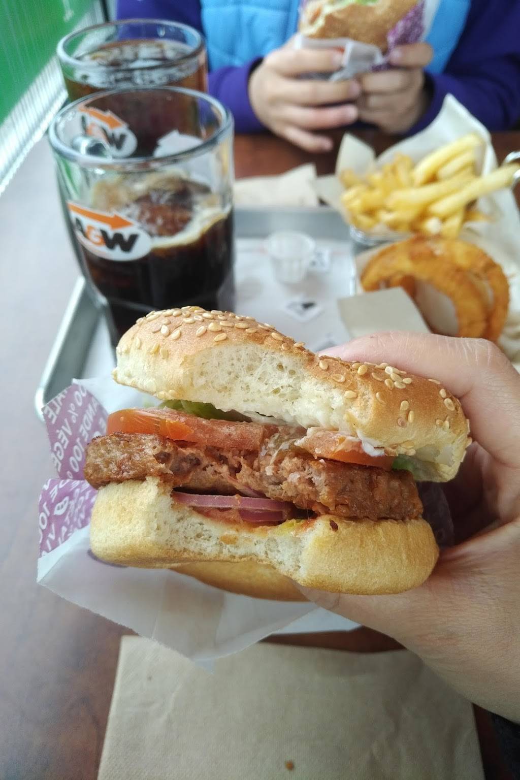 A&W Canada | restaurant | 2930 Argentia Rd, Mississauga, ON L5N 8C5, Canada | 6474798212 OR +1 647-479-8212