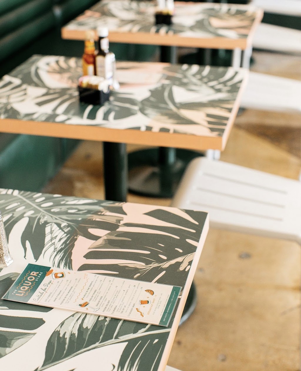 The Liquor Store | restaurant | 671 S Mendenhall Rd, Memphis, TN 38117, USA | 9013417430 OR +1 901-341-7430