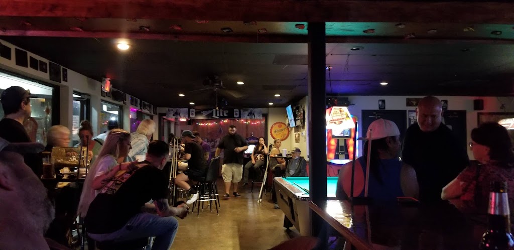 Roosters Billards | restaurant | 6001 N Main St, Fort Worth, TX 76179, USA | 8178478039 OR +1 817-847-8039