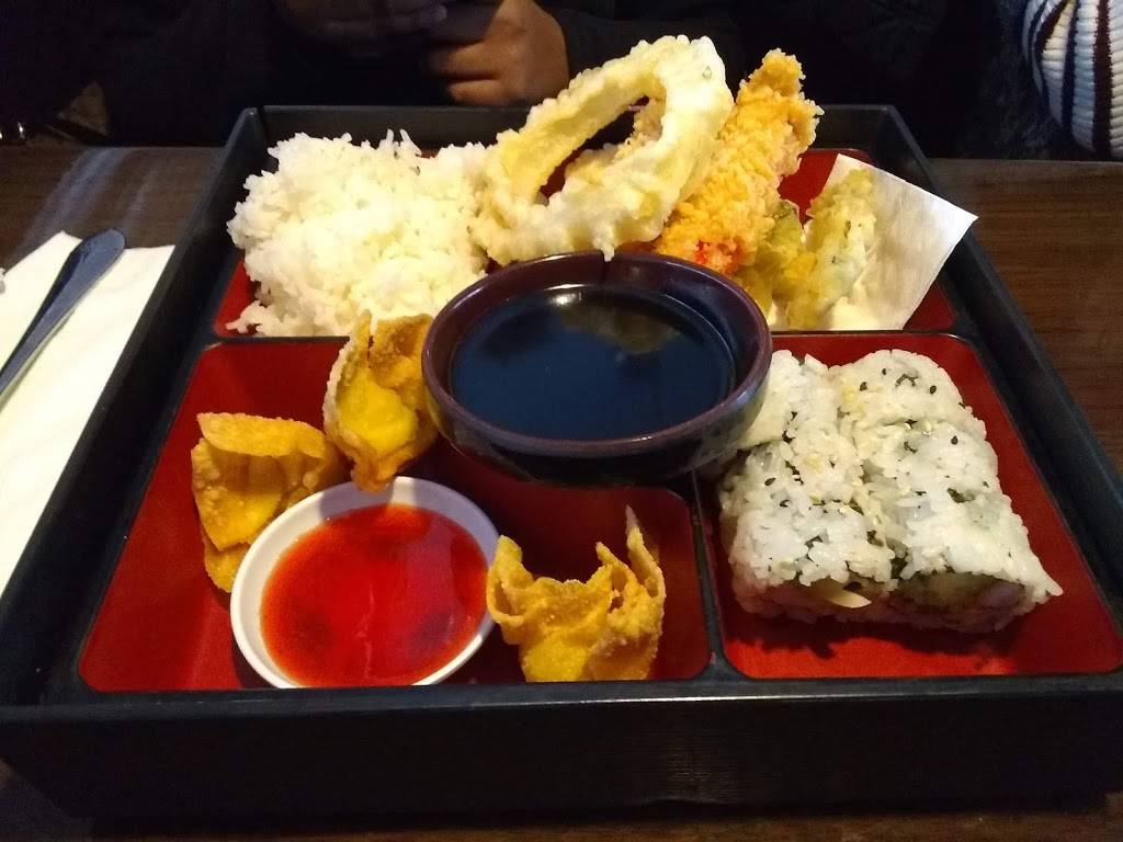 Hana Japanese Restaurant | restaurant | 4777 Mahoning Ave, Youngstown, OH 44515, USA | 3307925555 OR +1 330-792-5555