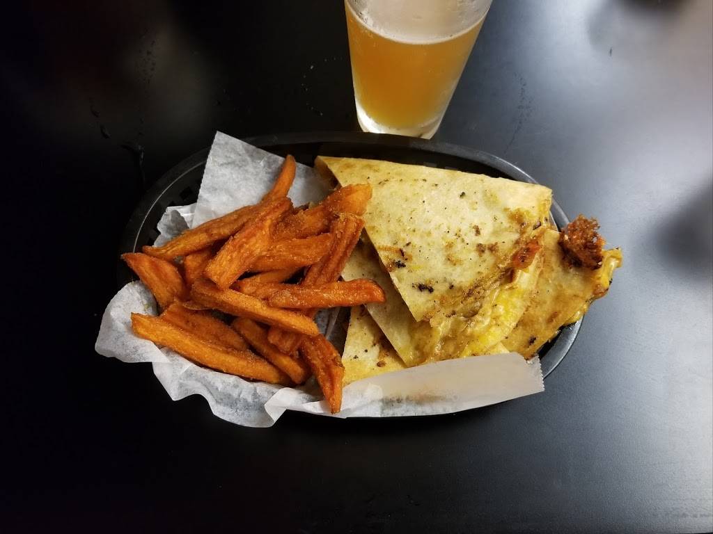 Legghorns | restaurant | 6906 US-431, Albertville, AL 35951, USA | 2568577181 OR +1 256-857-7181