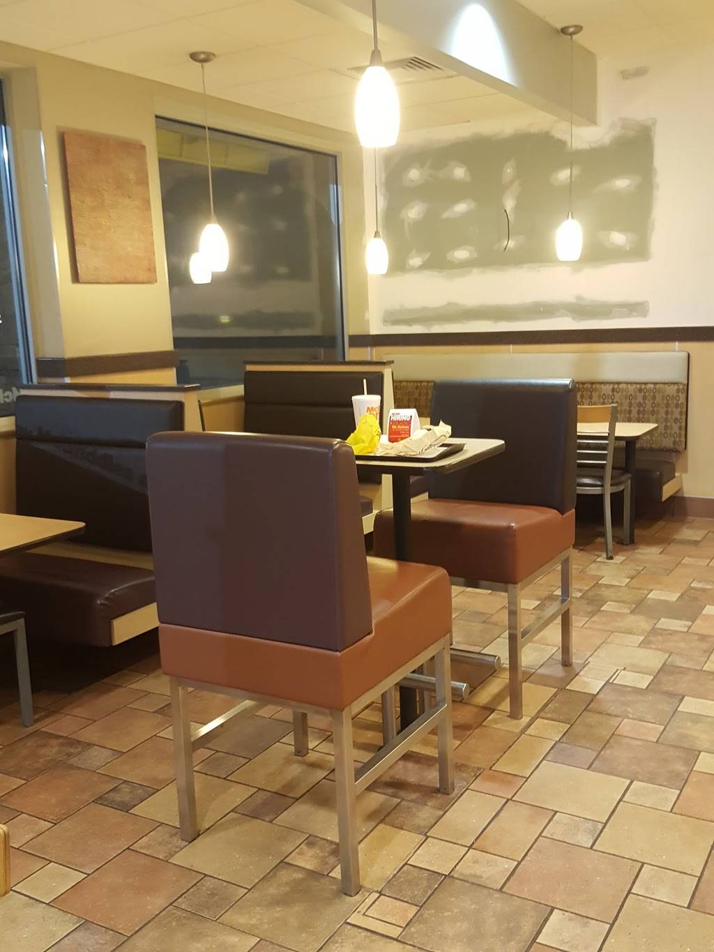 McDonalds | cafe | 7134 Oak Ridge Hwy, Knoxville, TN 37931, USA | 8659859500 OR +1 865-985-9500