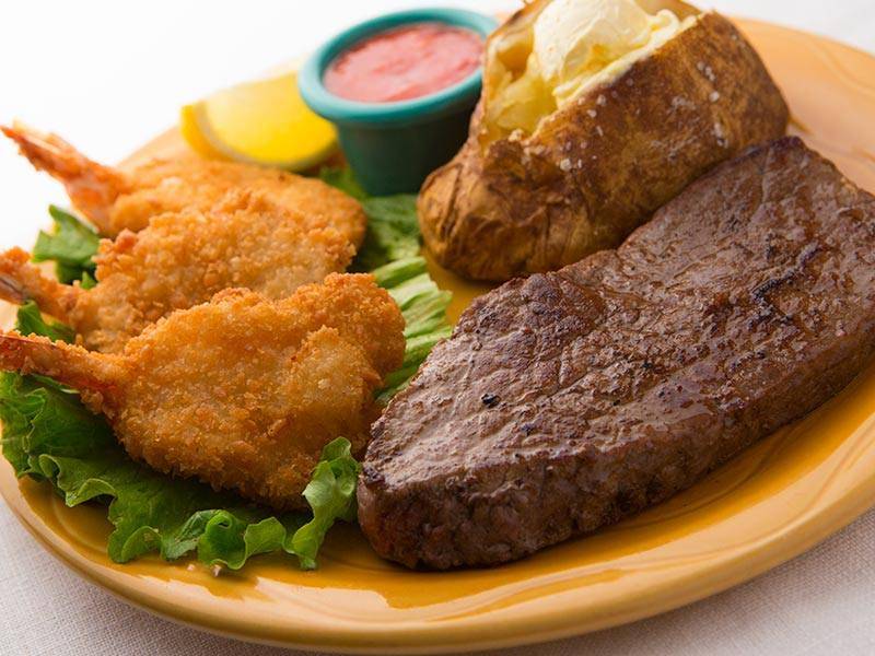 Quinny’s Sports Pub and Grill | restaurant | 3140 Century Ave N, St Paul, MN 55110, USA | 6517702443 OR +1 651-770-2443