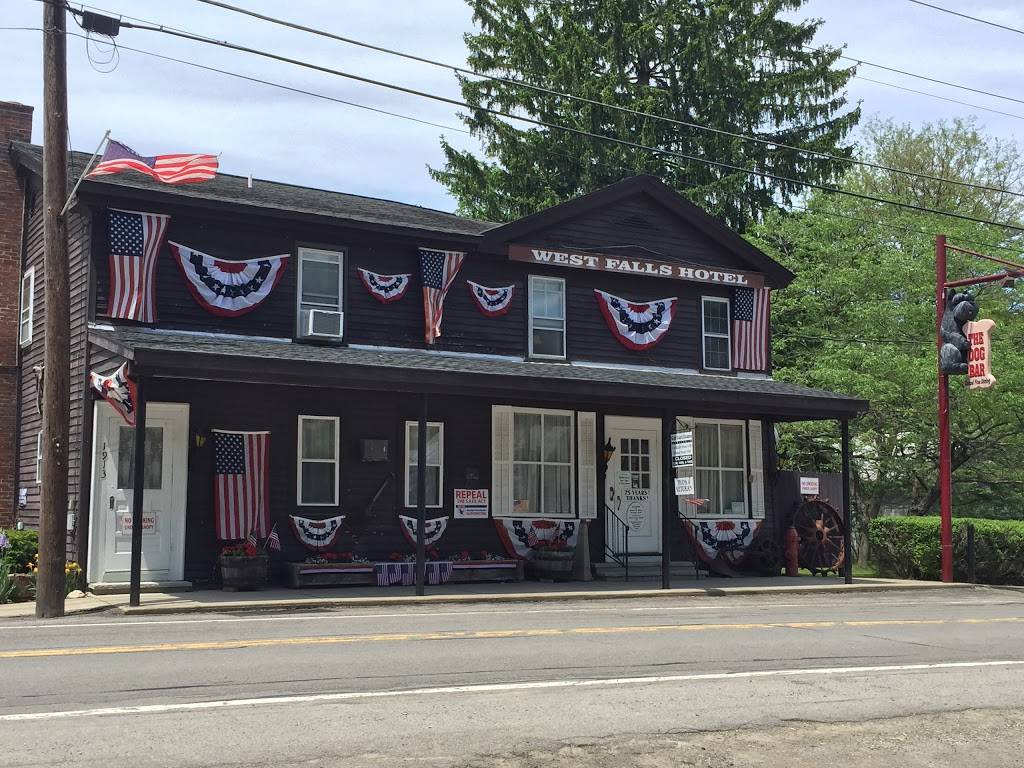 The Dog Bar | restaurant | 1913 Davis Rd, West Falls, NY 14170, USA | 7166525550 OR +1 716-652-5550