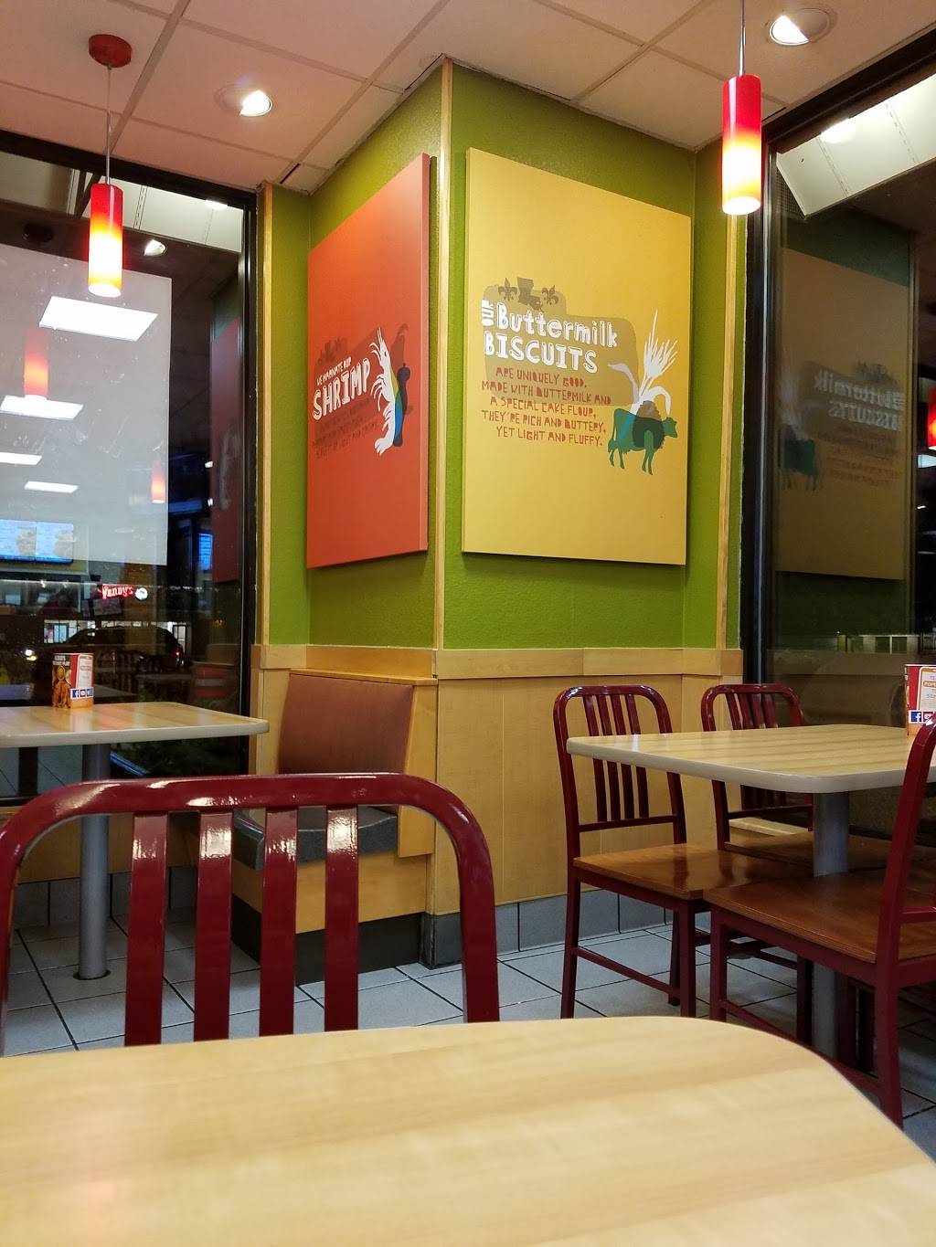 Popeyes Louisiana Kitchen | restaurant | 3905 75th St, Kenosha, WI 53142, USA | 2629427575 OR +1 262-942-7575