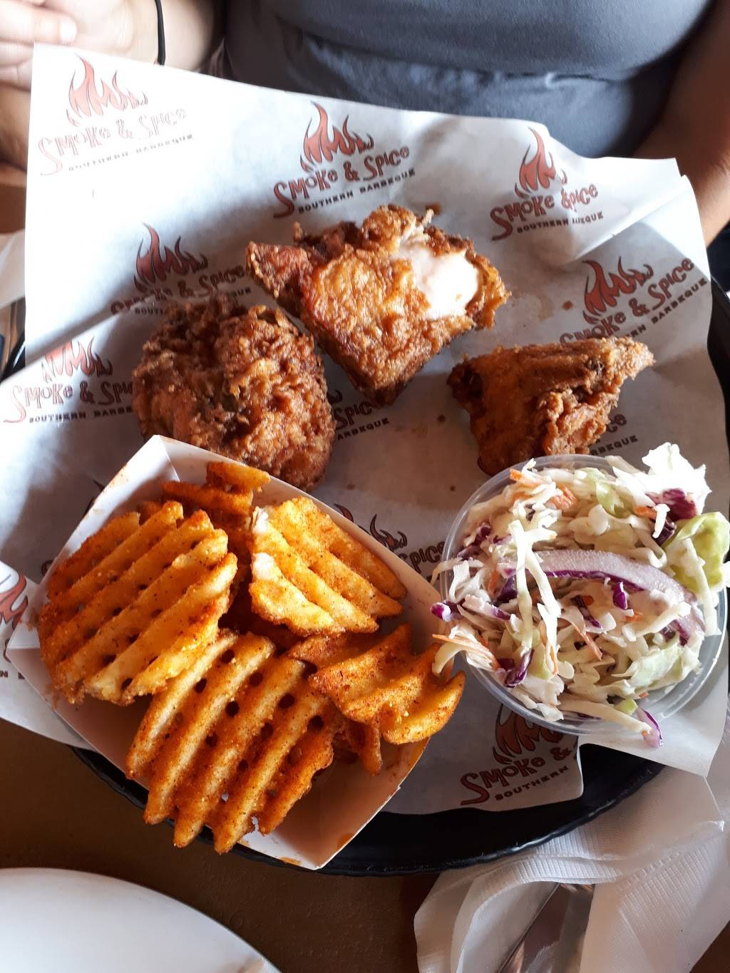 Smoke & Spice Southern Barbeque | restaurant | 7470 Tecumseh Rd E, Windsor, ON N8T 1E9, Canada | 5192524999 OR +1 519-252-4999