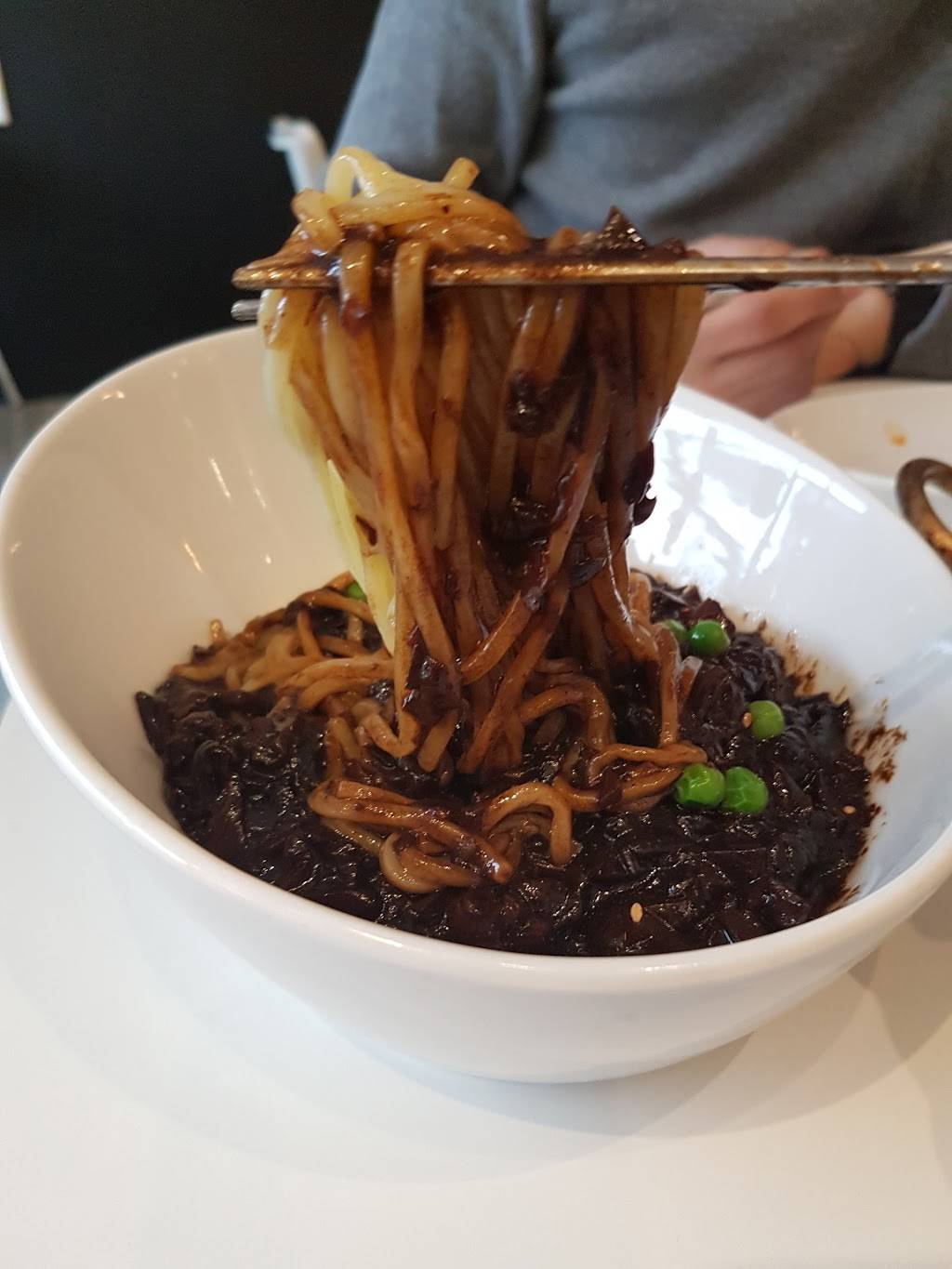 Le KBOB | restaurant | 6563 Avenue Somerled, Montréal, QC H4V 1T1, Canada | 4383867079 OR +1 438-386-7079