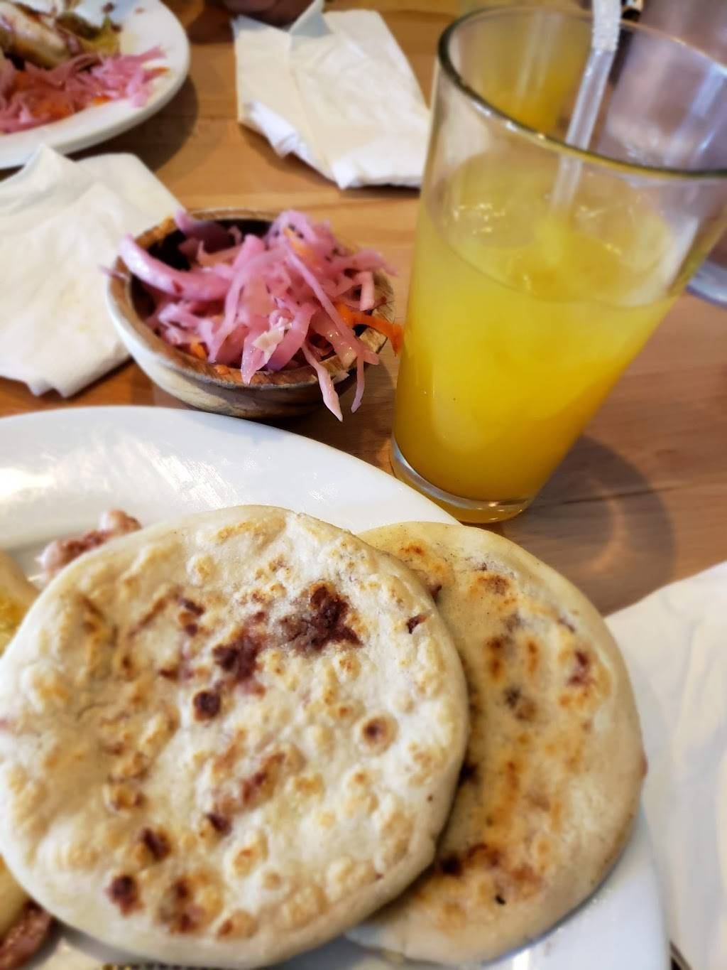 El Comalito | restaurant | 460 West St, Amherst, MA 01002, USA | 4132599999 OR +1 413-259-9999