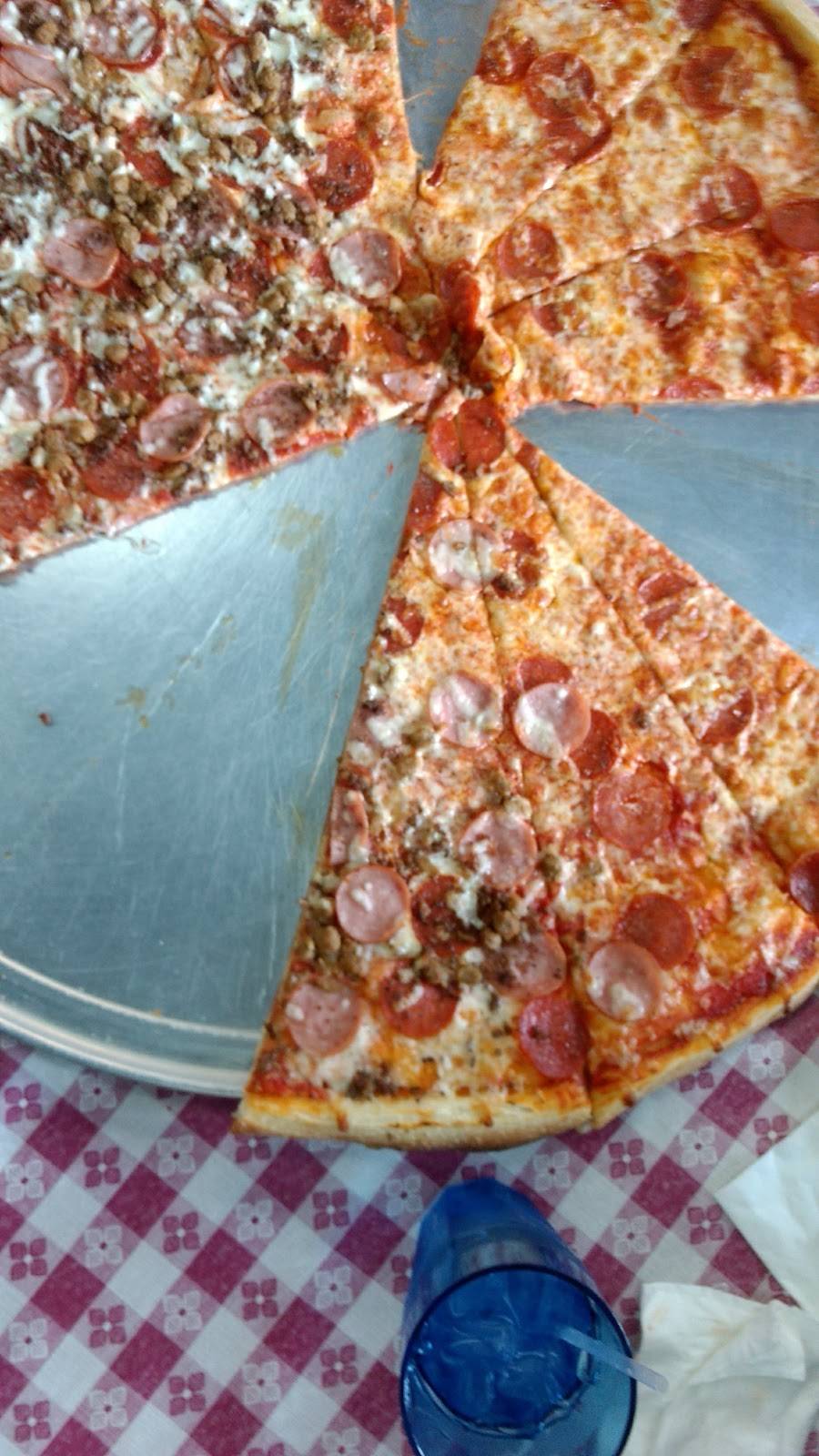 Pizzaiolos Pizza and Pasta | restaurant | 355 E Westchester Pkwy #100, Grand Prairie, TX 75052, USA | 9722624100 OR +1 972-262-4100