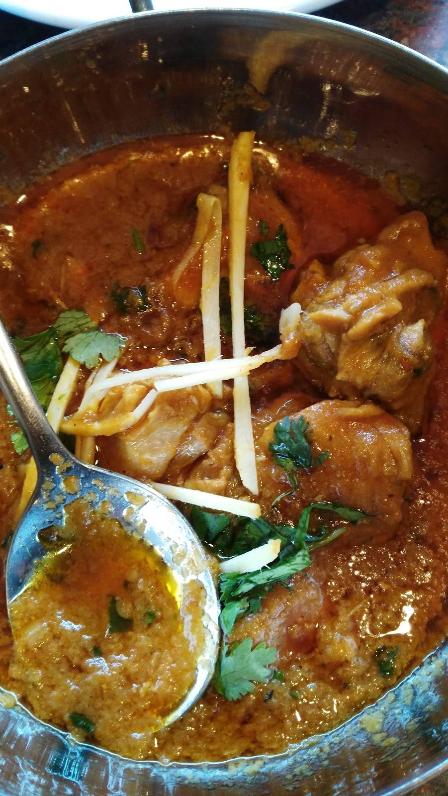 Oakville Halal Grill | restaurant | 441 Kerr St, Oakville, ON L6K 3C2, Canada | 9053390550 OR +1 905-339-0550