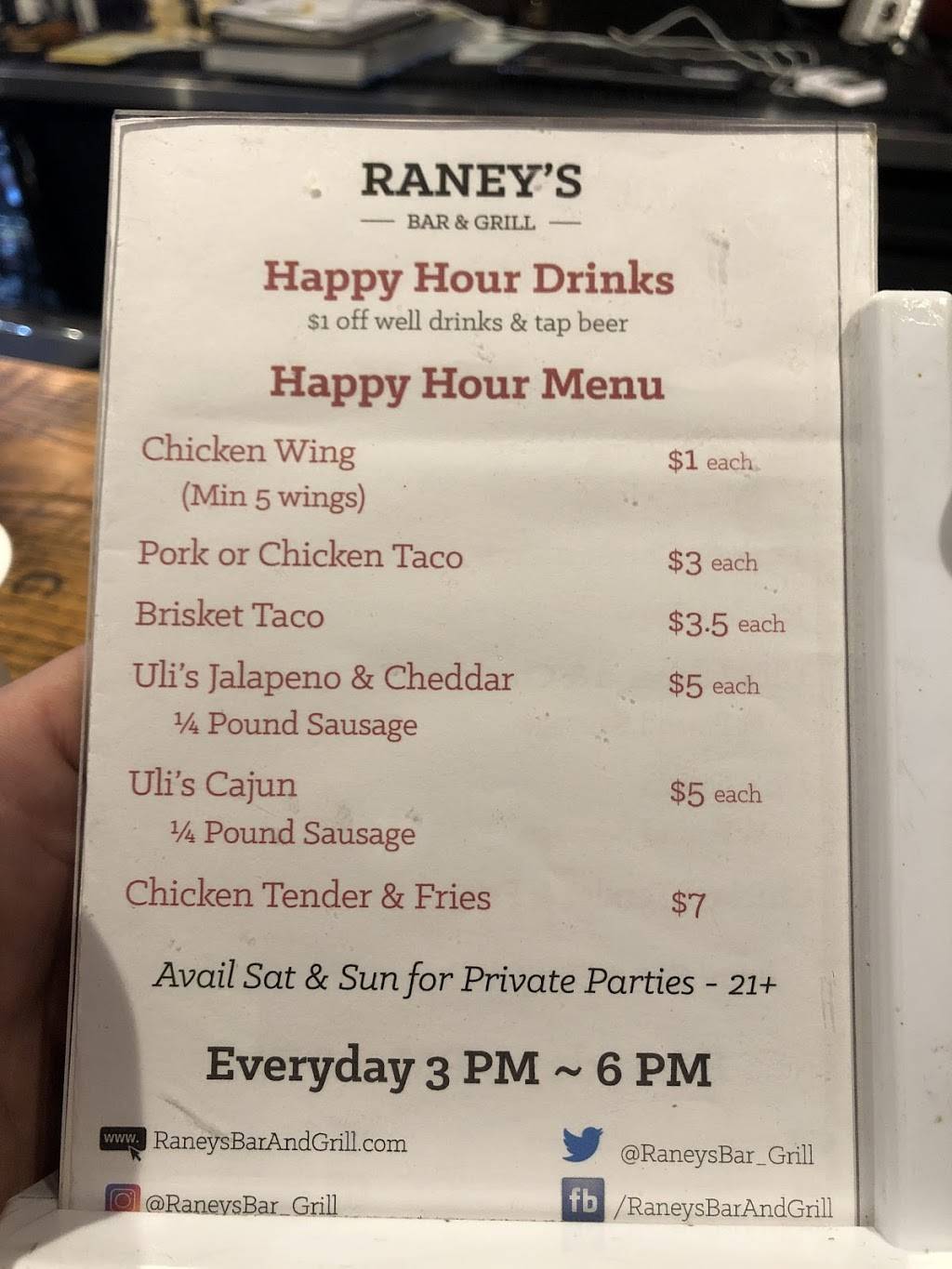 Raneys Bar & Grill | restaurant | 3923 Airport Way S, Seattle, WA 98108, USA | 2064675124 OR +1 206-467-5124