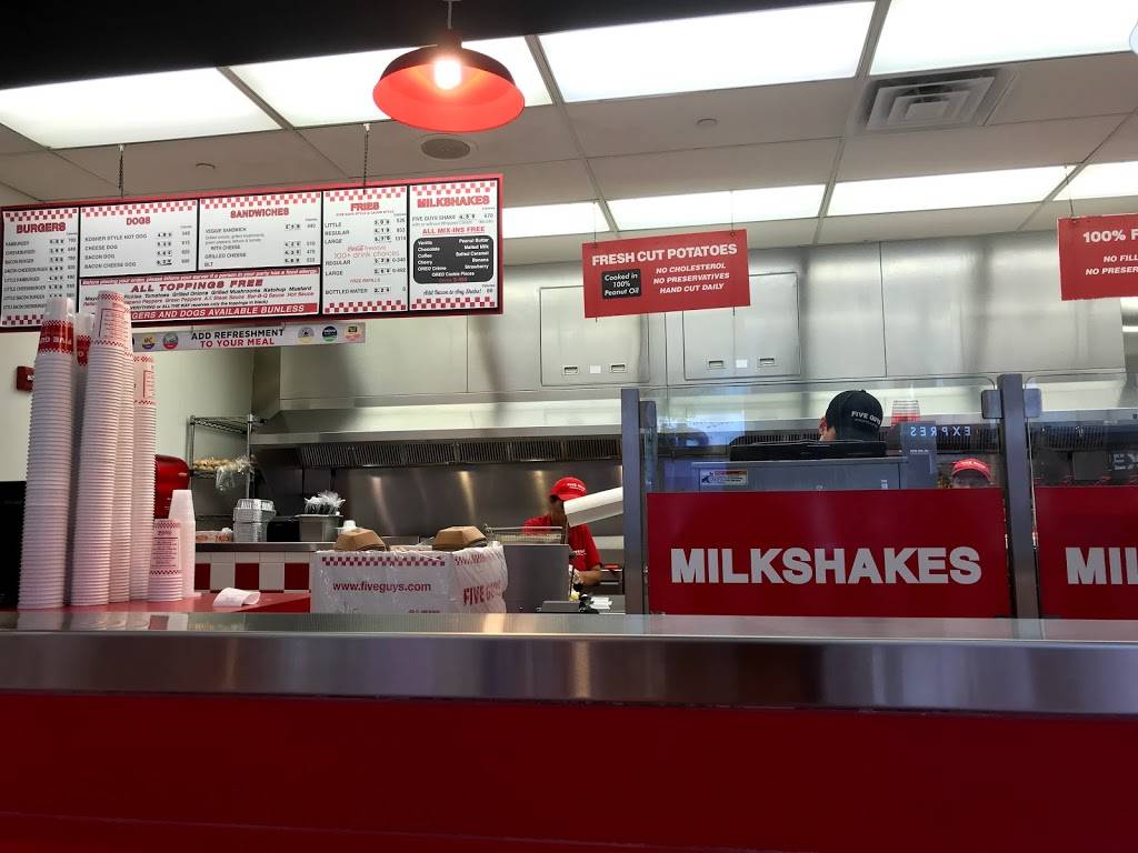 Five Guys | meal takeaway | 269 Patriot Pl, Foxborough, MA 02035, USA | 5082039441 OR +1 508-203-9441