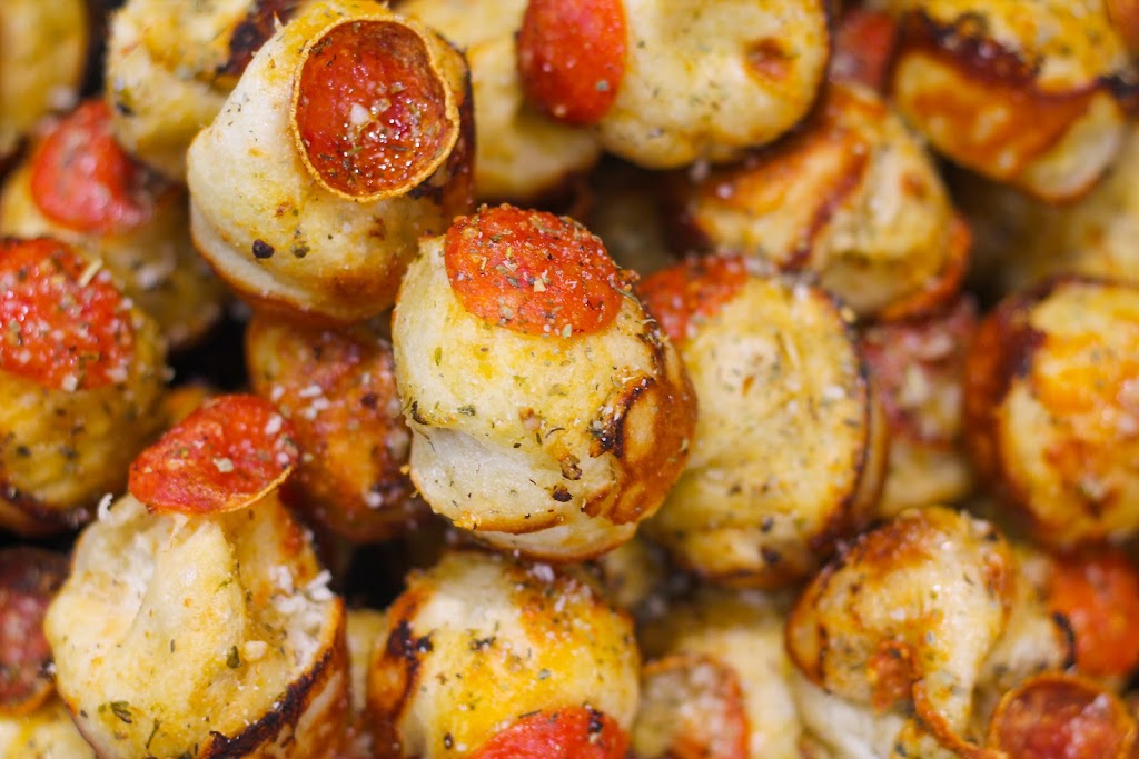 Ria’s Pizzeria | restaurant | 95 Commercial St, Adams, MA 01220, USA | 4134619401 OR +1 413-461-9401