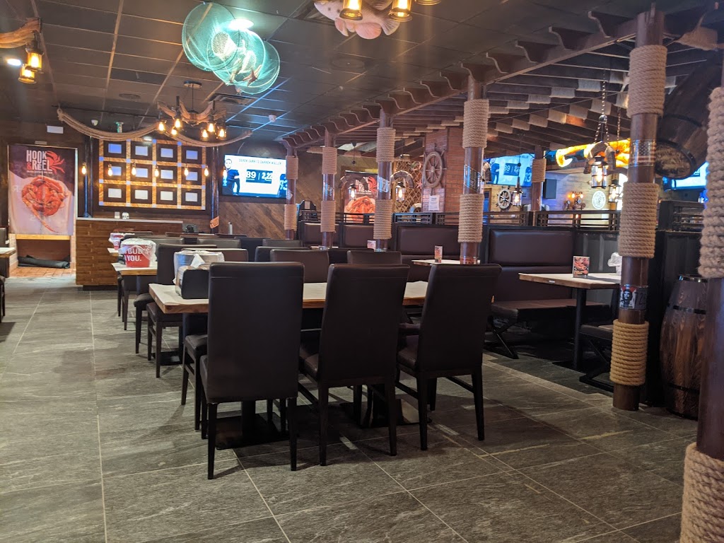 Hook & Reel Cajun Seafood & Bar | restaurant | 7562 W Commercial Blvd, Lauderhill, FL 33319, USA | 9545336679 OR +1 954-533-6679