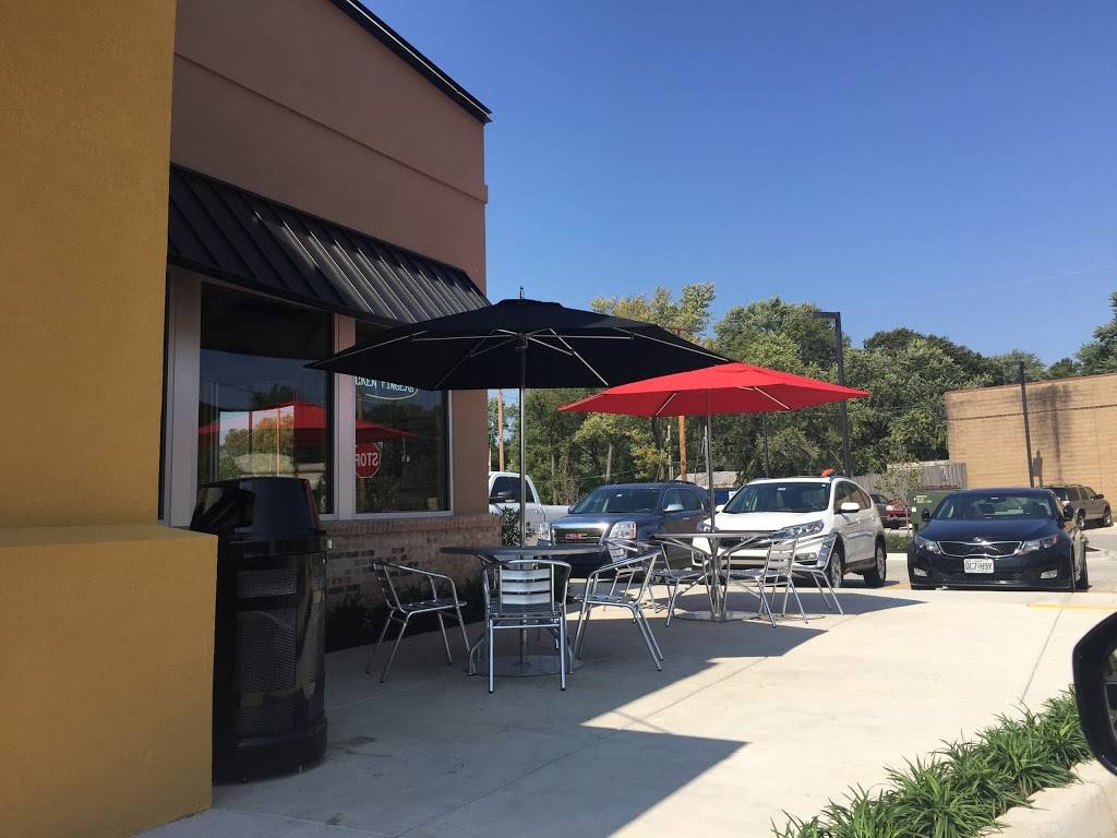 Raising Canes Chicken Fingers | meal takeaway | 10704 Shawnee Mission Pkwy, Shawnee, KS 66203, USA | 9132684535 OR +1 913-268-4535