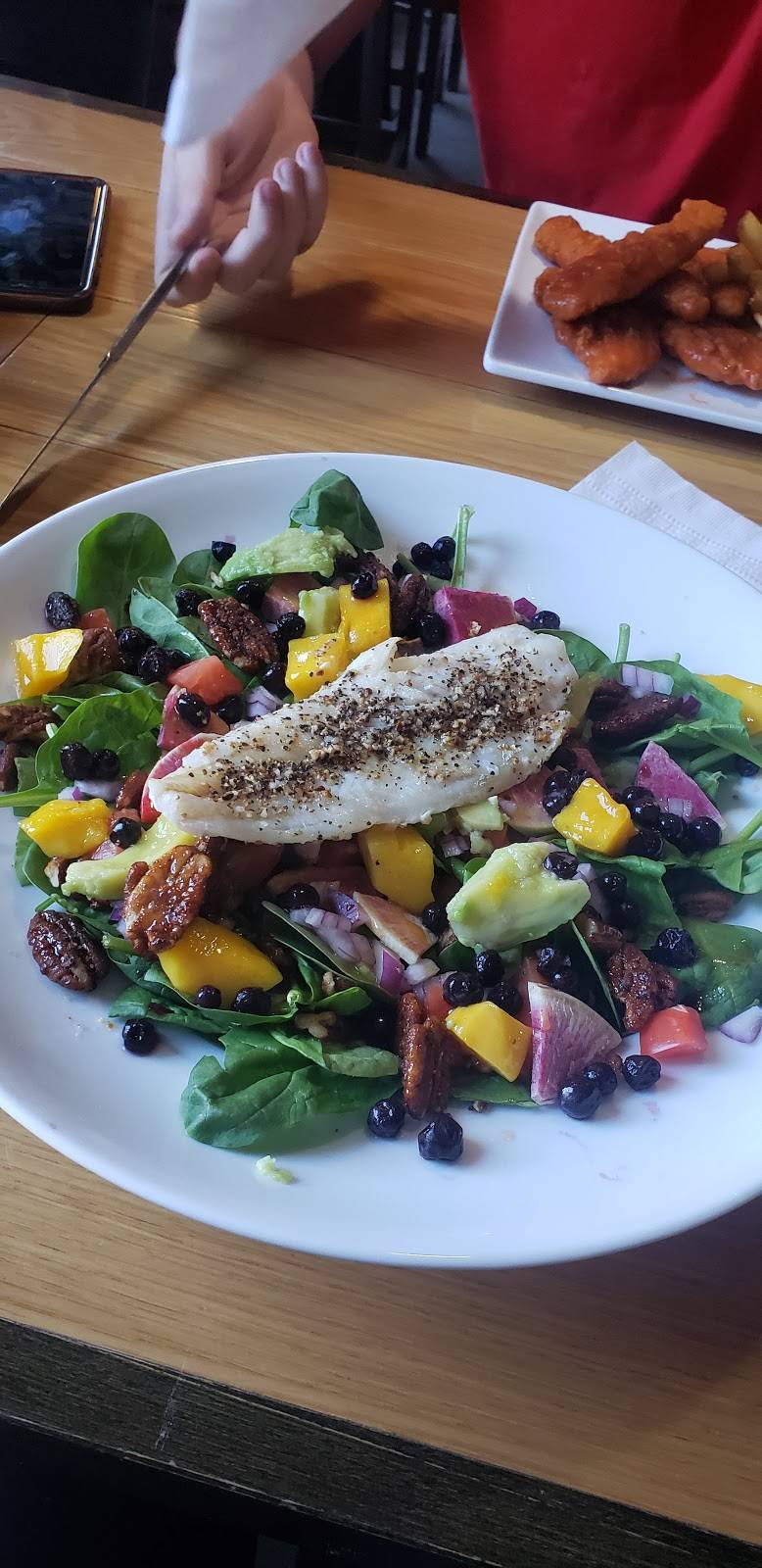 Trails Edge Tavern | restaurant | 46 Albert Street, Plattsville, ON N0J 1S0, Canada | 2266560588 OR +1 226-656-0588