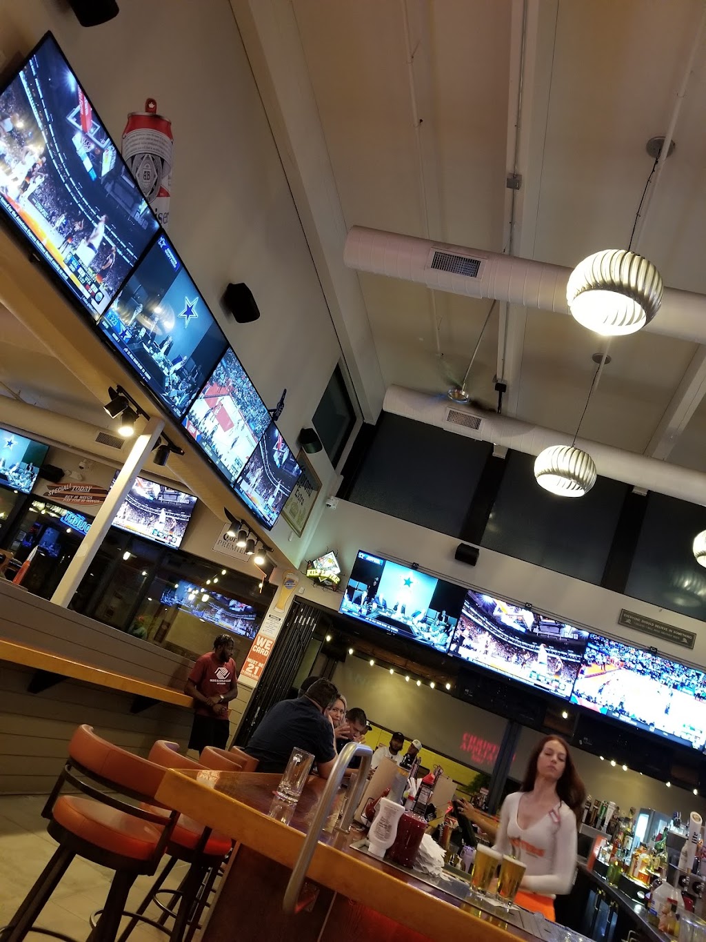 Hooters | restaurant | 7280 E Broadway Blvd, Tucson, AZ 85710, USA | 5203520343 OR +1 520-352-0343