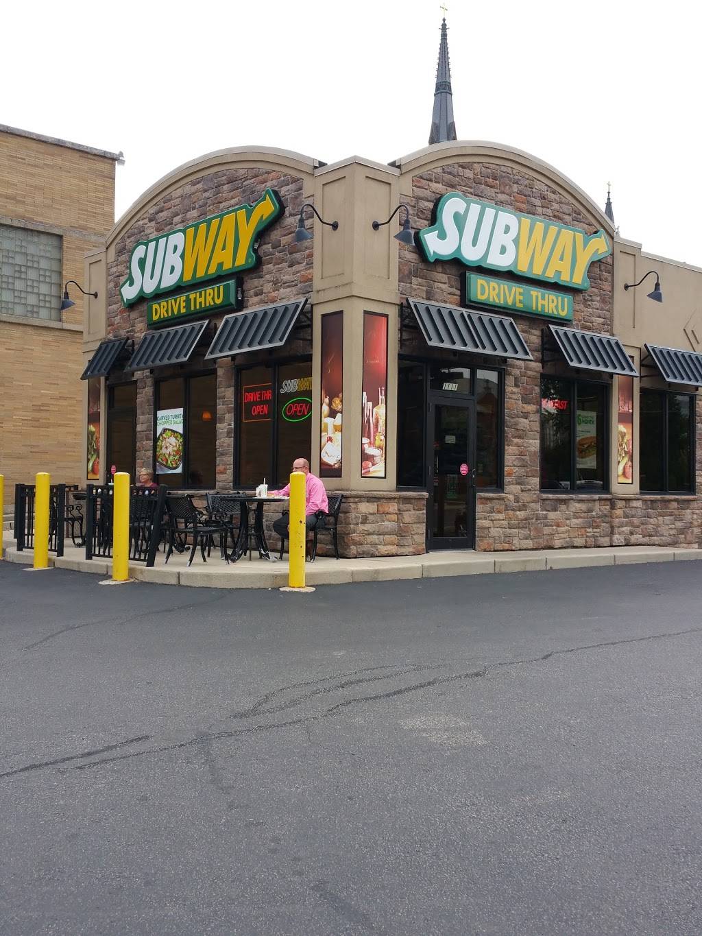 Subway | restaurant | 1111 S Clinton St, Fort Wayne, IN 46802, USA | 2607552173 OR +1 260-755-2173