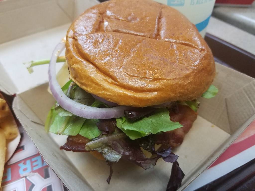 Wendys | restaurant | 3810 S Post Rd, Indianapolis, IN 46239, USA | 3178626547 OR +1 317-862-6547