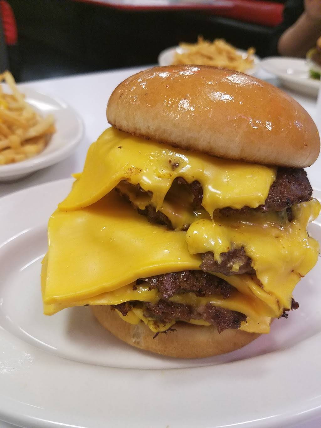 Steak n Shake | restaurant | 211 Randall Rd, Lake in the Hills, IL 60156, USA | 8474587630 OR +1 847-458-7630