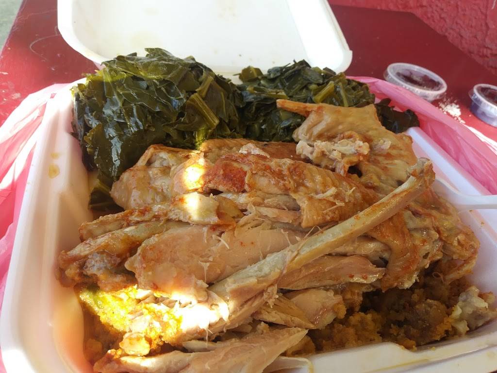 The Family | restaurant | 6300 S Figueroa St, Los Angeles, CA 90003, USA | 3238268943 OR +1 323-826-8943