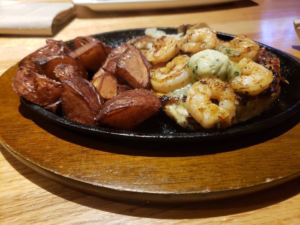 Applebees Grill + Bar | restaurant | 673 Gravois Bluffs Blvd, Fenton, MO 63026, USA | 6363051735 OR +1 636-305-1735