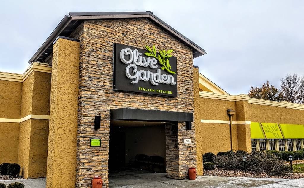 Olive Garden Italian Restaurant | meal takeaway | 6750 W 95th St, Overland Park, KS 66212, USA | 9133818645 OR +1 913-381-8645