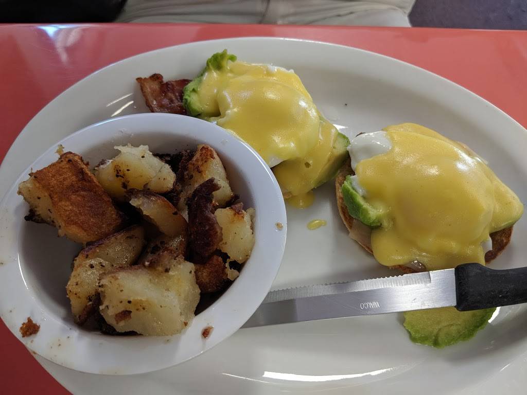 Route Twenty Eight Diner | restaurant | 928 MA-28, South Yarmouth, MA 02664, USA | 5083982888 OR +1 508-398-2888