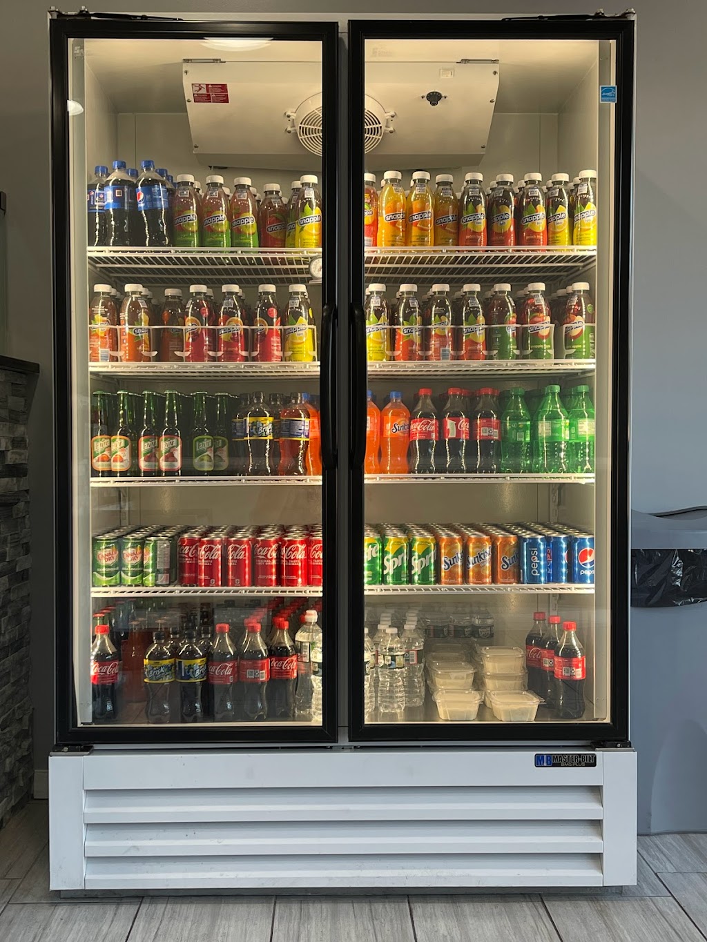 Zachy Platters & Grill | restaurant | 150 Valley Rd, Montclair, NJ 07042, USA | 9732506455 OR +1 973-250-6455