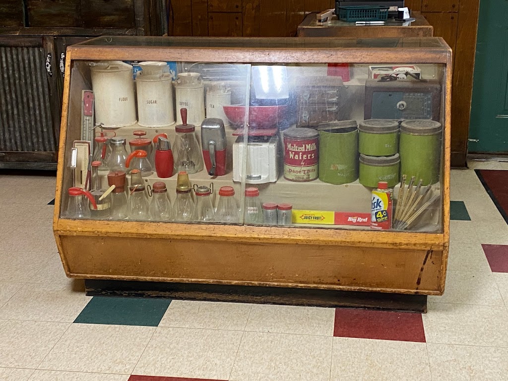 Hickmans Restaurant | restaurant | 936 Broadway St, Aspermont, TX 79502, USA | 9409892220 OR +1 940-989-2220