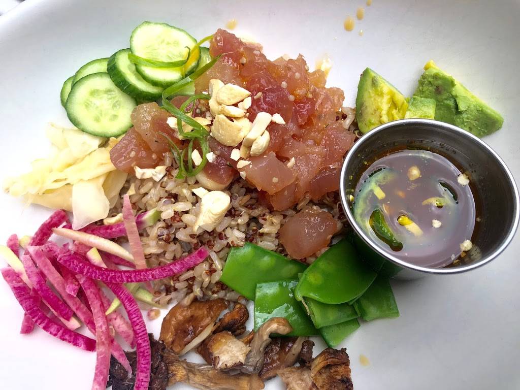 True Food Kitchen | restaurant | 1 W Erie St, Chicago, IL 60654, USA | 3122046981 OR +1 312-204-6981