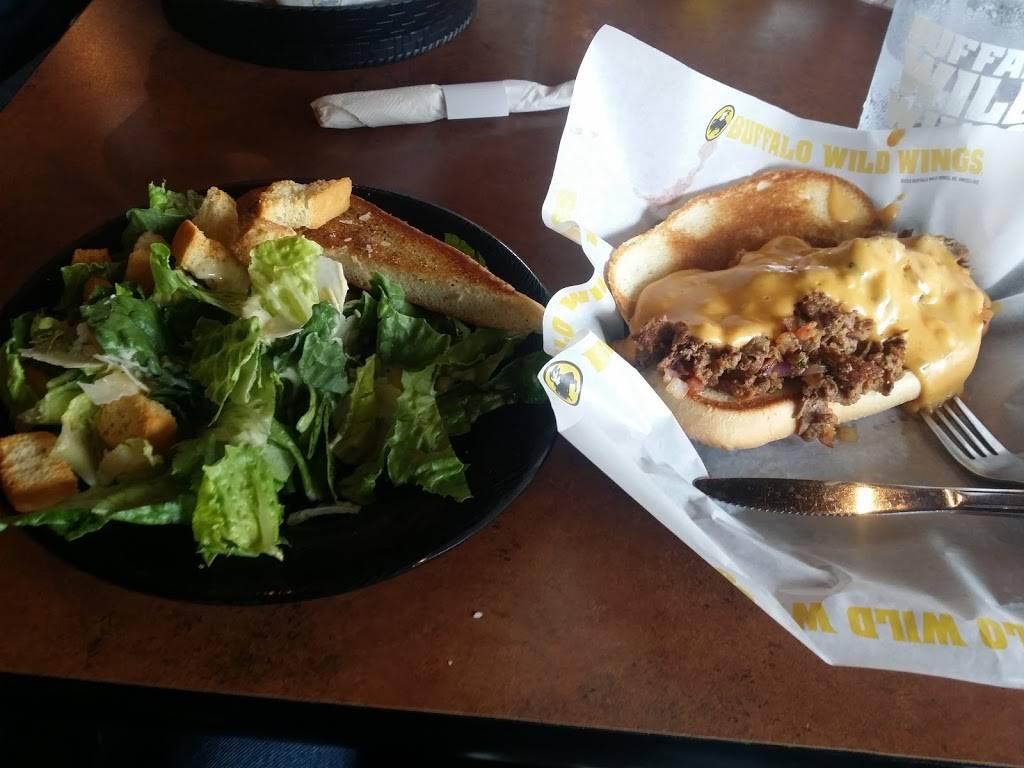 Buffalo Wild Wings | restaurant | 17510 Halsted St, Homewood, IL 60430, USA | 7089229453 OR +1 708-922-9453