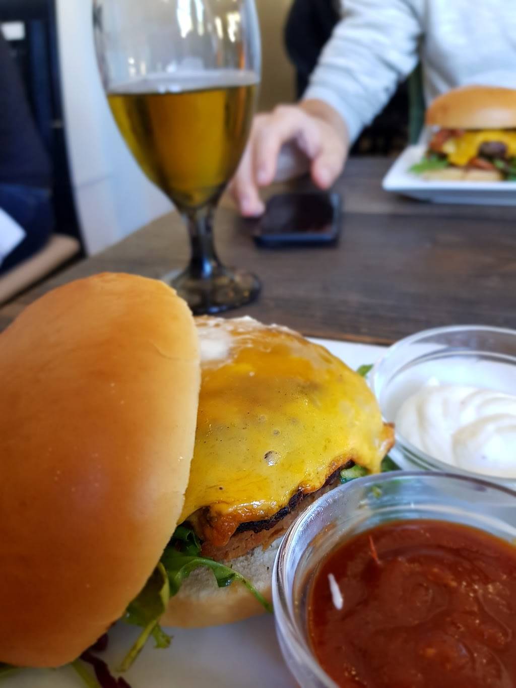 Affina | restaurant | 6th Ave & San Carlos St, Carmel-By-The-Sea, CA 93923, USA | 8312507744 OR +1 831-250-7744