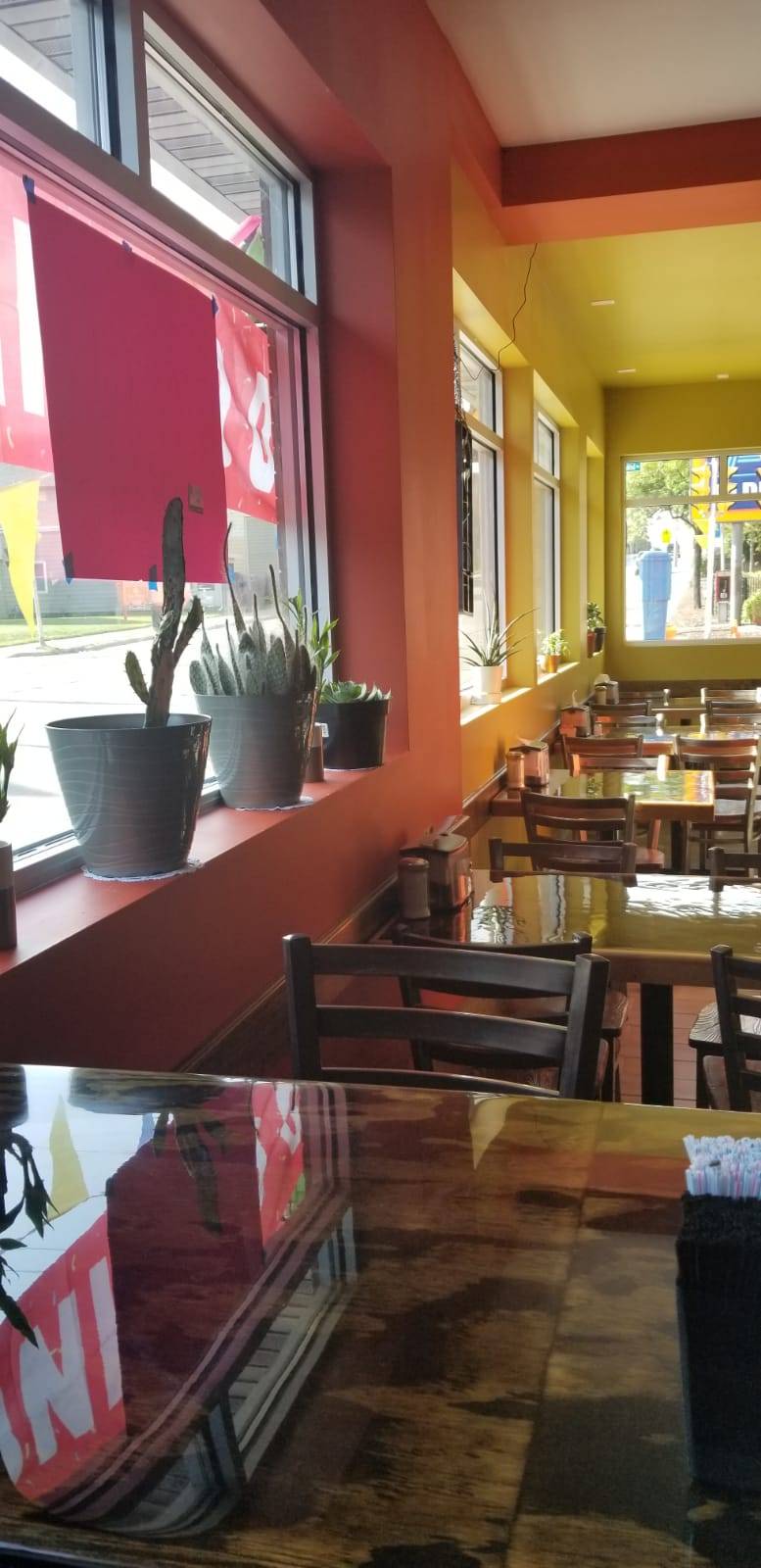 Taqueria La Sierrita | restaurant | 2689 South 13th Street, Milwaukee, WI 53215, USA | 4145097000 OR +1 414-509-7000