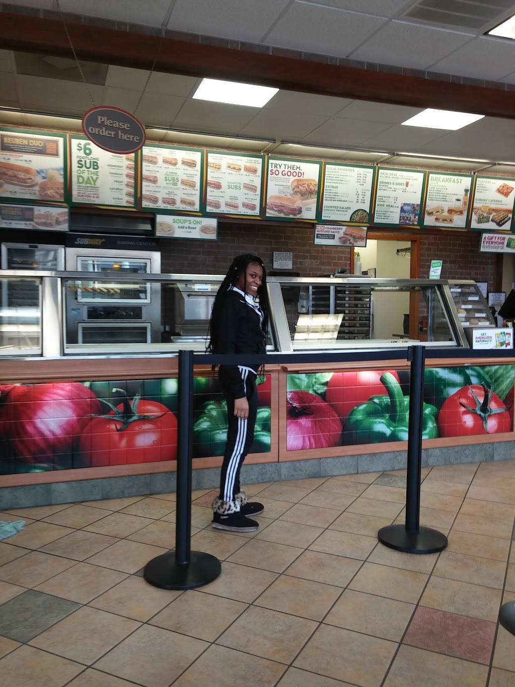 Subway | restaurant | 260 W Davis St B, Burlington, NC 27215, USA | 3362265671 OR +1 336-226-5671