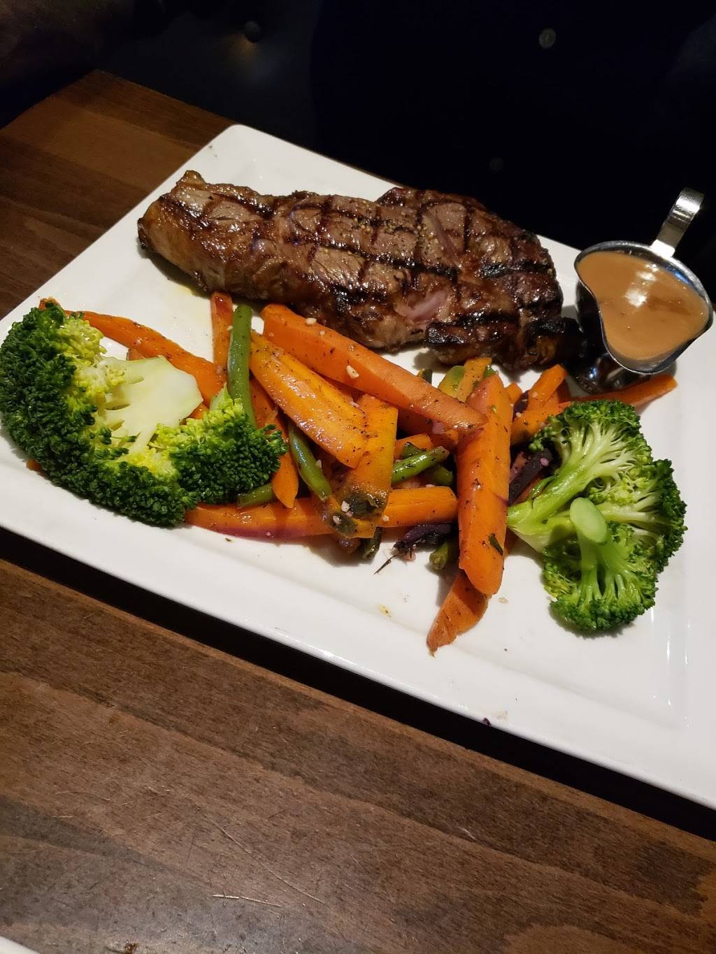 Boeuf Cochon Steak + Bar | restaurant | 255 Rue de Martigny O, Saint-Jérôme, QC J7Y 2G4, Canada | 4504369008 OR +1 450-436-9008