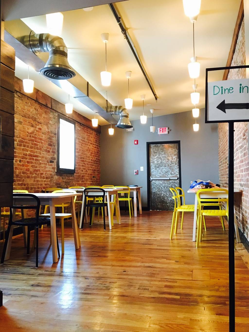 Imm Thai On 9th | restaurant | 1414 9th St NW, Washington, DC 20001, USA | 2025885810 OR +1 202-588-5810