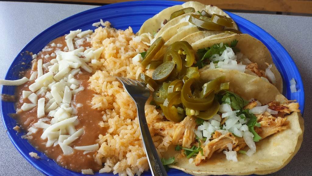 La Pasadita | restaurant | 1041 IN-62, Charlestown, IN 47111, USA | 8122567918 OR +1 812-256-7918